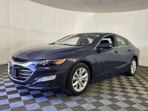 Used 2025 Chevrolet Malibu LT FWD image 3