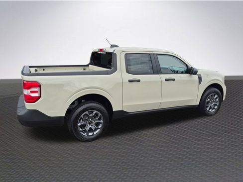 New 2025 Ford Maverick XLT image 4