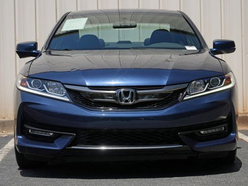 Used 2017 Honda Accord EX image 6