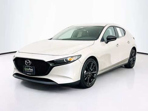 Used 2024 MAZDA MAZDA3 s FWD image 3