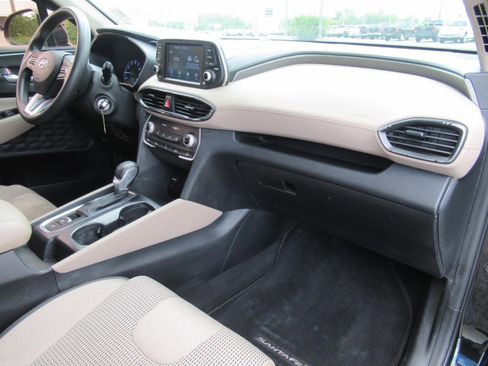 Used 2019 Hyundai Santa Fe SE FWD image 11