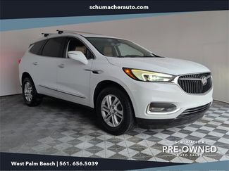 Used 2018 Buick Enclave Essence image 1