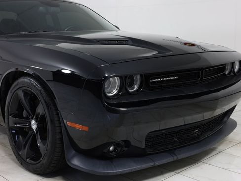 Used 2015 Dodge Challenger R/T Scat Pack RWD image 37
