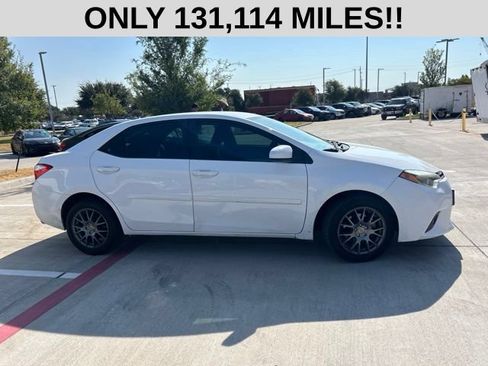 Used 2014 Toyota Corolla LE FWD image 2