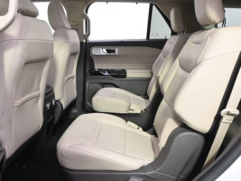 Used 2021 Ford Explorer Platinum w/ Equipment Group 601A AWD/4WD image 22