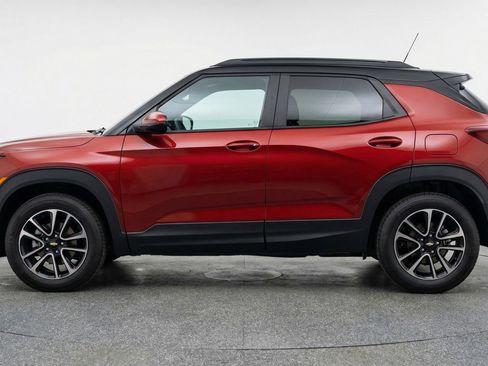 Used 2025 Chevrolet TrailBlazer LT image 5