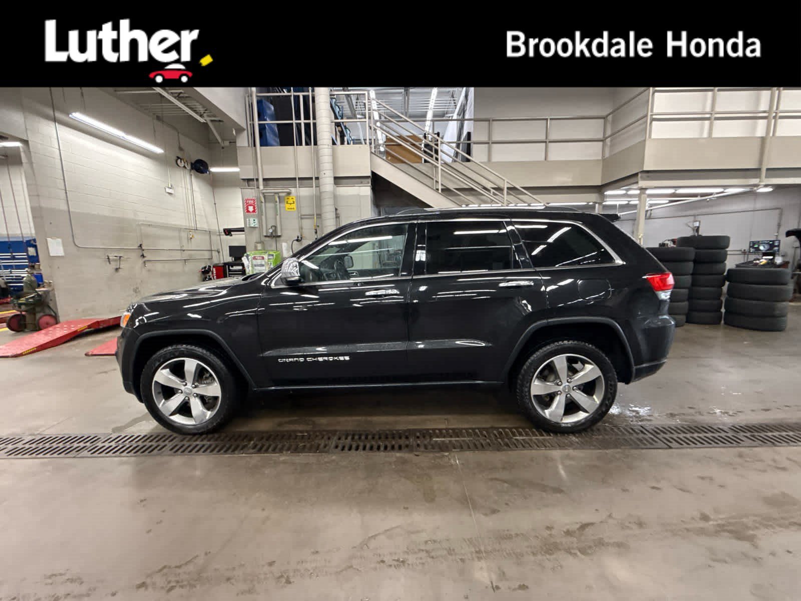 Used 2015 Jeep Grand Cherokee Limited w/ Trailer Tow Group IV AWD/4WD image 1