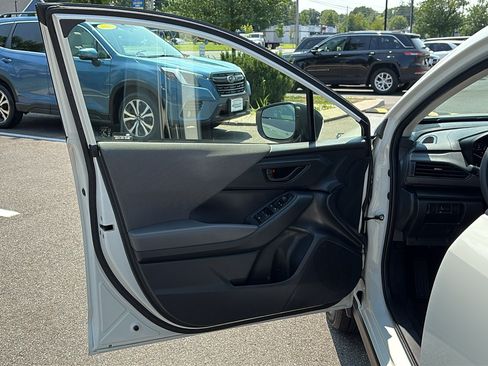 Used 2024 Subaru Crosstrek 2.0i Premium AWD/4WD image 8
