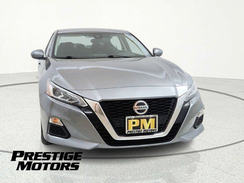 Used 2022 Nissan Altima 2.5 SV AWD/4WD image 2