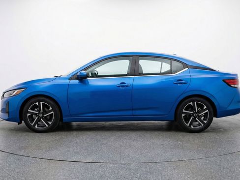 Used 2025 Nissan Sentra SV FWD image 4