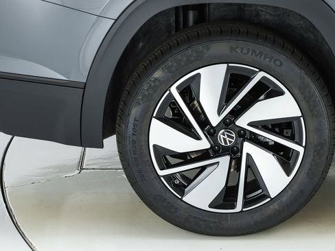 New 2026 Volkswagen Atlas SE FWD image 13