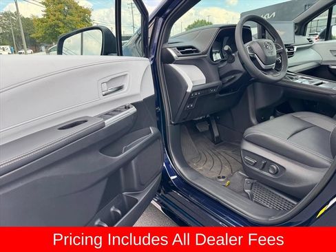 Used 2026 Toyota Sienna XSE FWD image 15