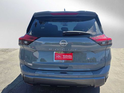 Used 2024 Nissan Rogue SL FWD image 4