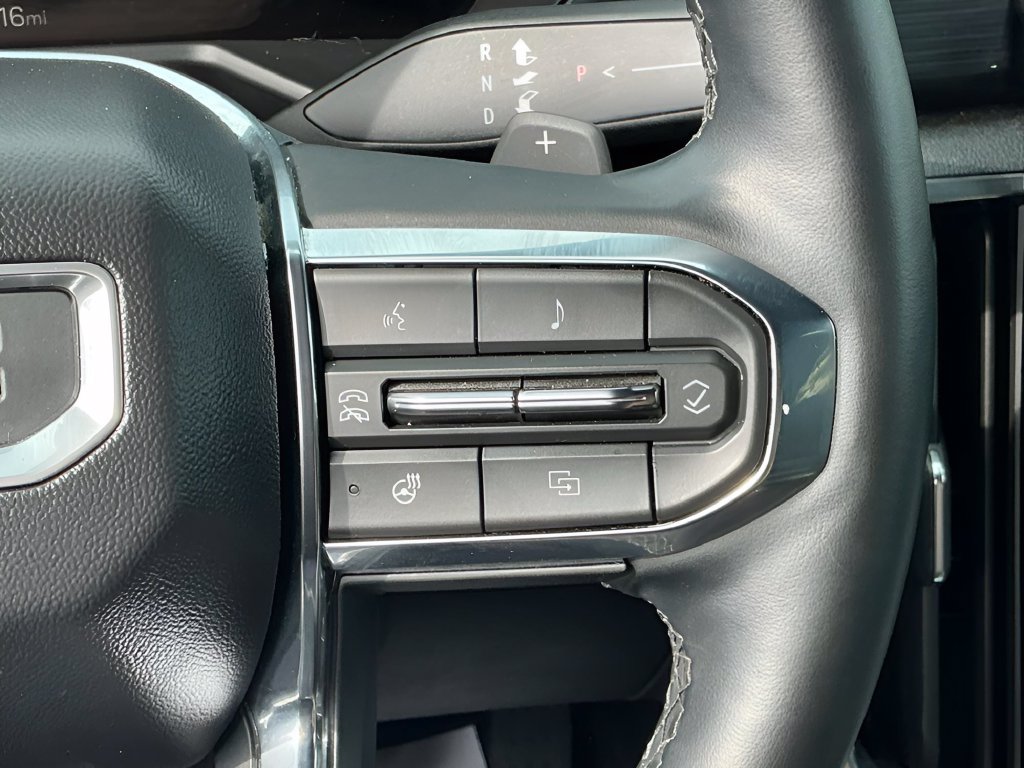 Used 2025 GMC Acadia Elevation FWD image 26