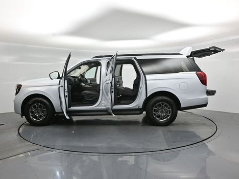 Used 2025 Ford Expedition Max Active RWD image 33