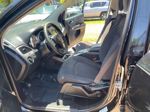 Used 2017 Dodge Journey SE w/ Flexible Seating Group image 32