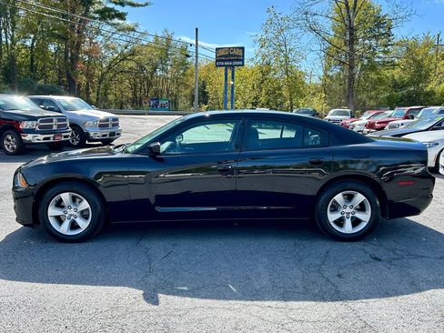 Used 2012 Dodge Charger SE image 5