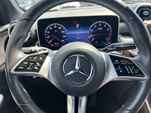Used 2024 Mercedes-Benz GLC 300 4MATIC image 27