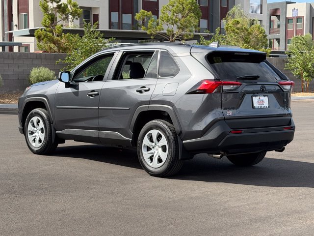 Used 2021 Toyota RAV4 LE FWD image 4