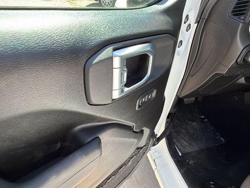 New 2026 Jeep Gladiator Sport image 15