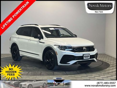 Used 2023 Volkswagen Tiguan SE R-Line image 1