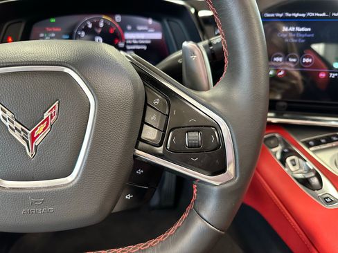 Used 2020 Chevrolet Corvette Stingray 2LT Z51 Performance P w/ 2LT Preferred Equipment Group image 17