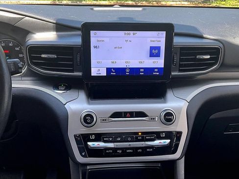 Used 2021 Ford Explorer XLT w/ Equipment Group 202A RWD image 9