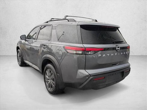 Used 2025 Nissan Pathfinder SV FWD image 8