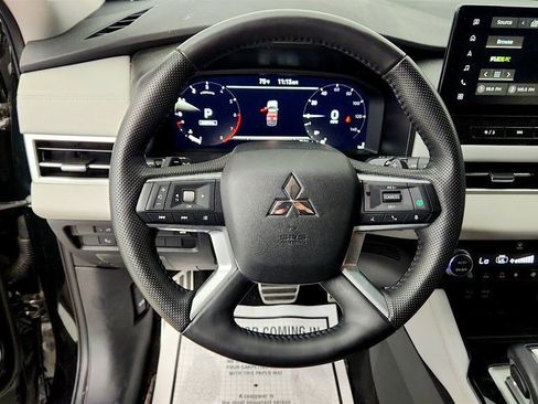 Used 2025 Mitsubishi Outlander GT AWD/4WD image 13