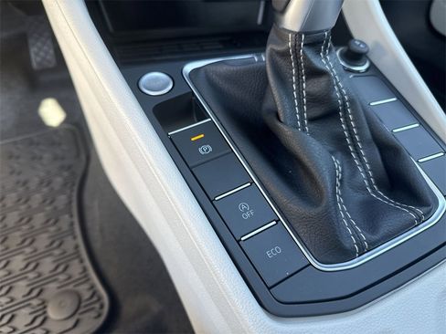 New 2025 Volkswagen Jetta SE image 31