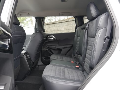 Used 2026 Mitsubishi Outlander SE AWD/4WD image 14