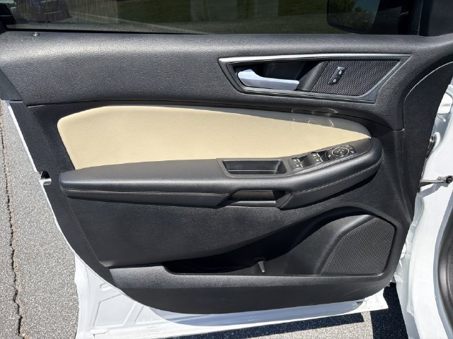 Used 2024 Ford Edge SE w/ Black Appearance Package AWD/4WD image 12