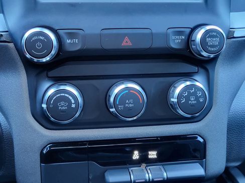 Used 2020 RAM 1500 Big Horn w/ Built-to-serve Edition image 22