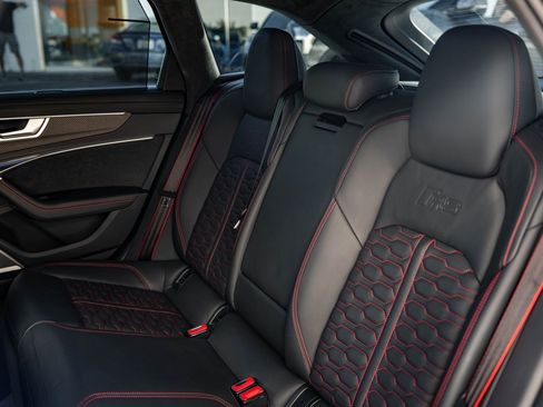 Used 2023 Audi RS 6 w/ Carbon Optic Package image 31