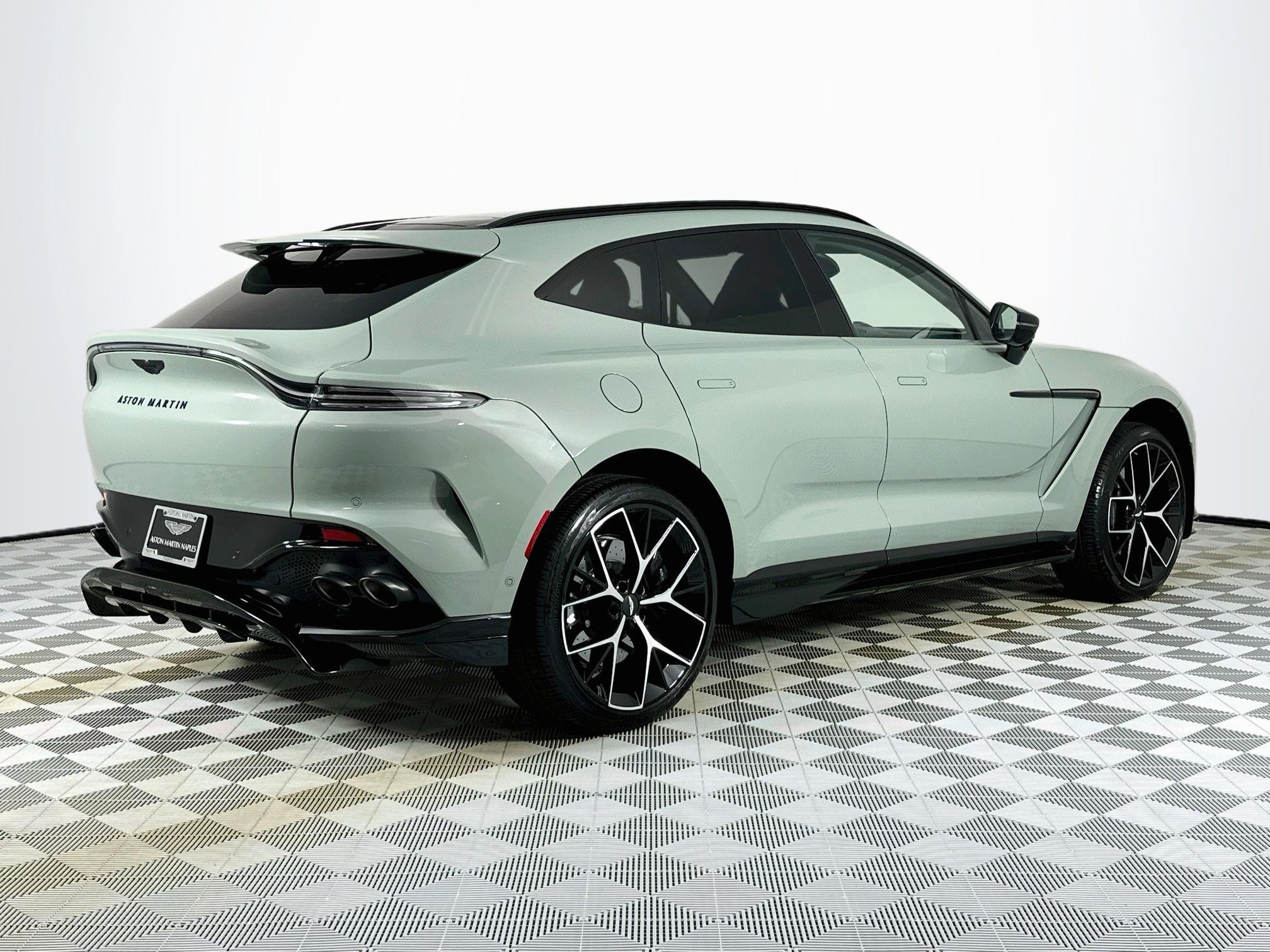 Used 2025 Aston Martin DBX 707 AWD/4WD image 15