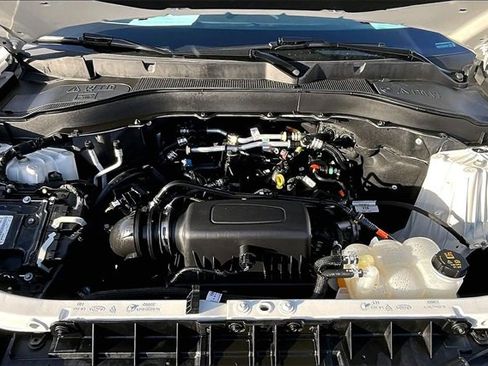 Used 2024 Ford Explorer XLT w/ Equipment Group 202A image 9