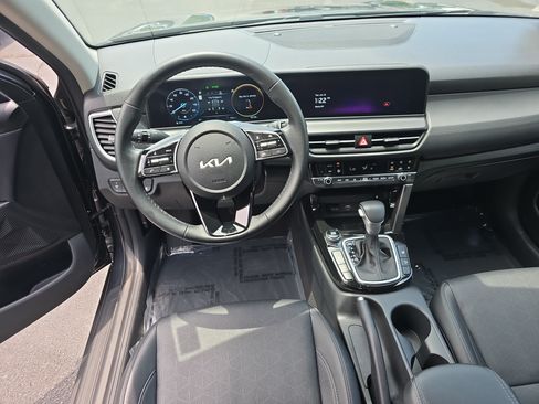 Used 2024 Kia Seltos EX FWD image 15