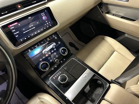 Used 2019 Land Rover Range Rover Velar R-Dynamic SE AWD/4WD image 33