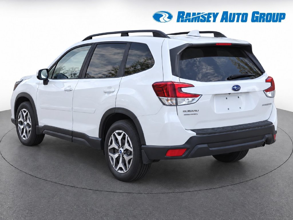 Used 2021 Subaru Forester Premium AWD/4WD image 3