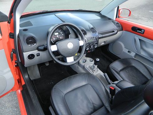 Used 2003 Volkswagen Beetle GLX image 13