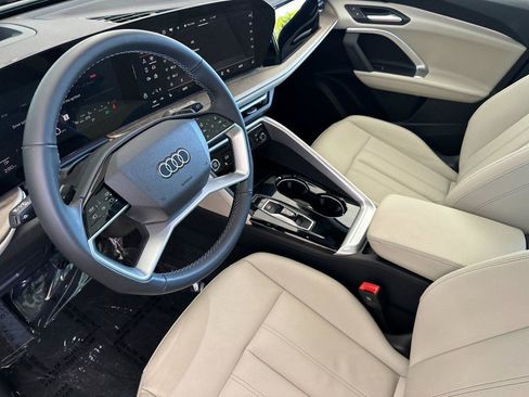 Used 2025 Audi Q5 Premium w/ Premium Plus AWD/4WD image 10