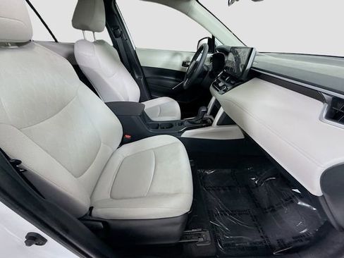 Certified 2023 Toyota Corolla Cross LE FWD image 26