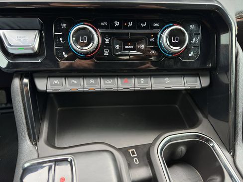 Used 2025 GMC Sierra 1500 AT4 w/ AT4 Premium Package AWD/4WD image 23