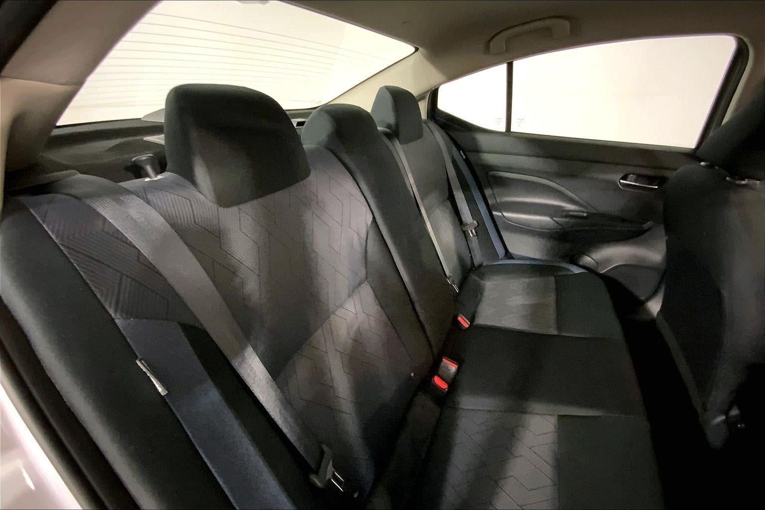 Used 2025 Nissan Versa SV FWD image 21