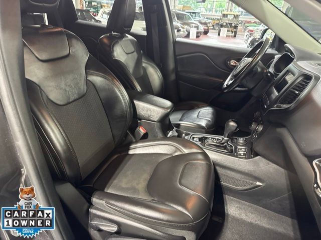 Used 2019 Jeep Cherokee Latitude Plus AWD/4WD image 48