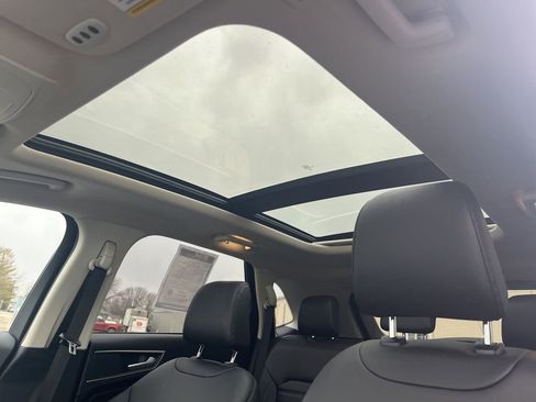 Used 2024 Ford Edge SEL w/ Convenience Package image 13