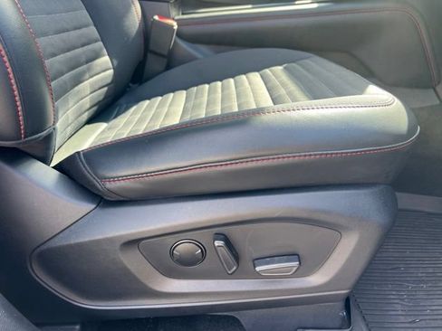 Used 2025 Ford Explorer ST-Line AWD/4WD image 12