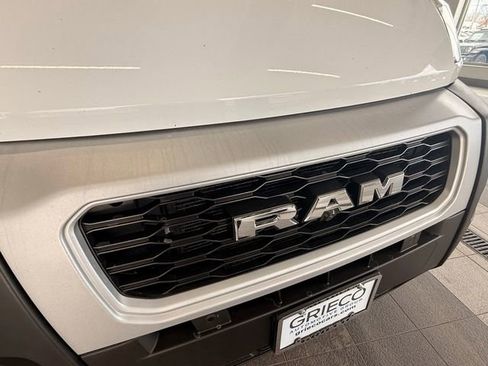 Used 2022 RAM ProMaster 2500 w/ Driver Convenience Group FWD image 4