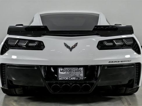 Used 2016 Chevrolet Corvette Z06 w/ 3LZ Preferred Equipment Group RWD image 11