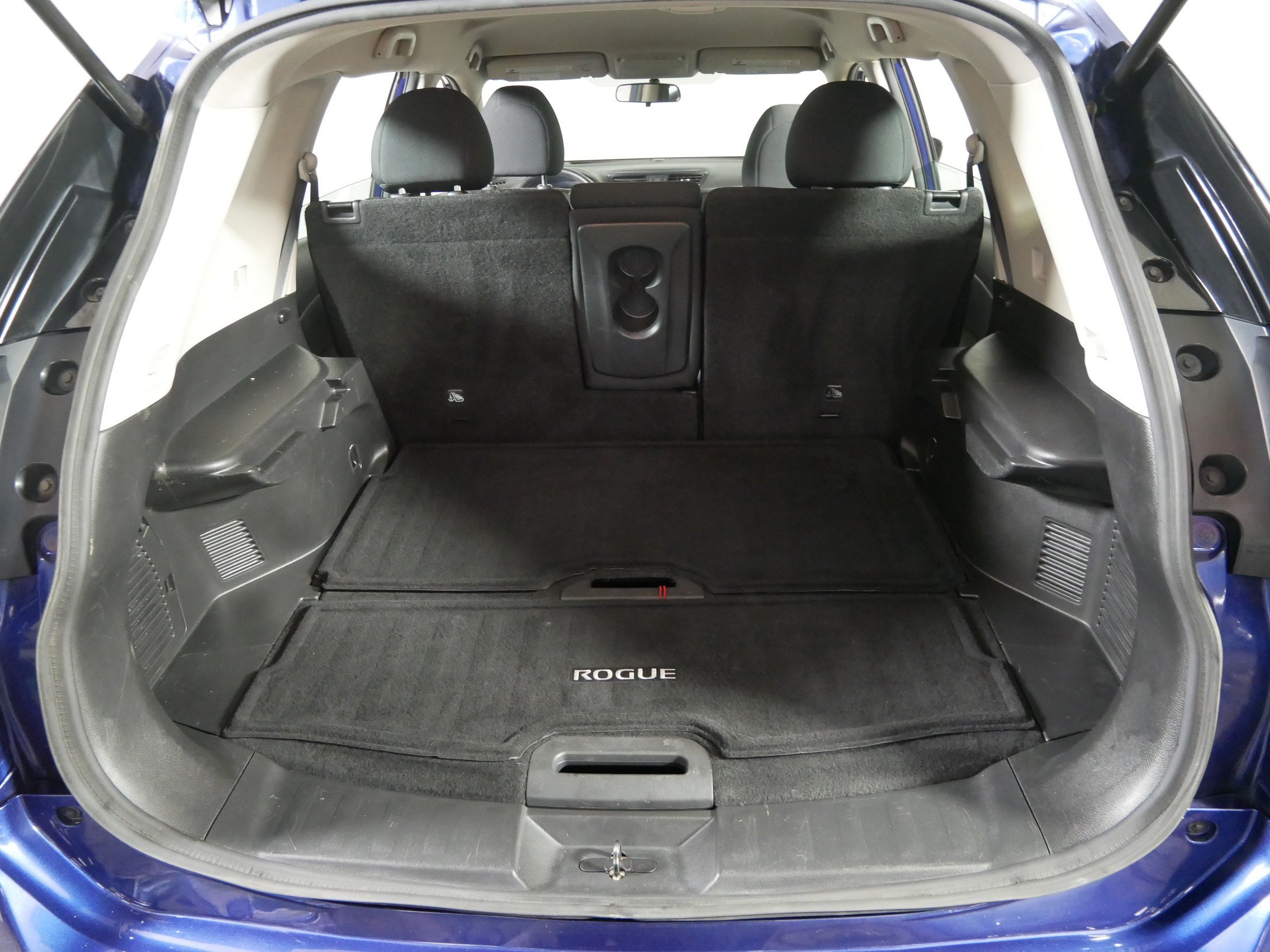 Used 2018 Nissan Rogue S AWD/4WD image 18